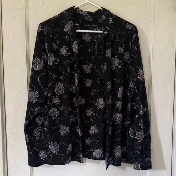 Laura Scott Black Button-Up Shirt with Lavender Floral Print - Picture 2 of 8